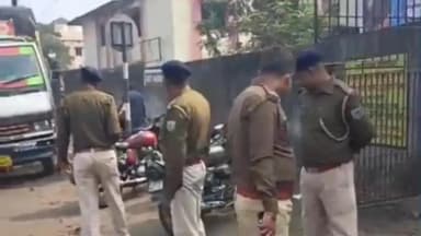 बेरमो: फुसरो नगर परिषद चुनाव 2026: नामांकन पत्र खरीदने के लिए उमड़े प्रत्याशी और समर्थक