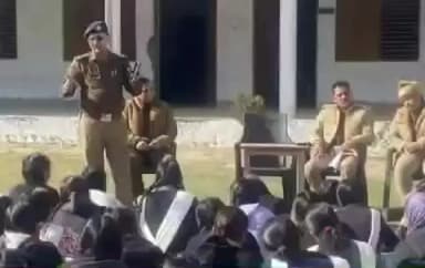 भगवानपुर: बुग्गावाला में तेग बहादुर इंटर कॉलेज में पुलिस ने किया 'पुलिस आपके द्वार' कार्यक्रम का आयोजन