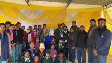 बरकागाँव: बी.एम मेमोरियल स्कूल बड़कागांव में राष्ट्रपिता महात्मा गांधी की पुण्यतिथि मनाई गई