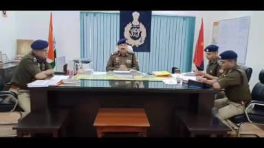 मिर्ज़ापुर: पुलिस महानिरीक्षक विंध्याचल परिक्षेत्र ने मंडल के तीनों जिले के एसपी संघ के साथ कानून व्यवस्था को लेकर की बैठक