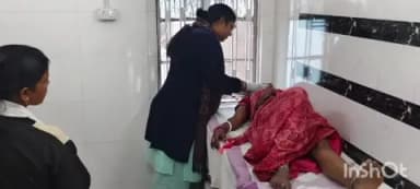 बौंसी: मेला मैदान के पास सड़क हादसे में एक ही परिवार के तीन लोग घायल, अस्पताल में इलाज जारी