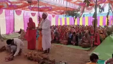 सुनेल: कांदलखेड़ी में भागवत कथा में 56 भोग लगाकर गोवर्धन पर्वत की सजाई गई झांकी