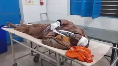 कुचायकोट: थाना क्षेत्र के इंदिरा गांधी शिवनाथ सिंह कॉलेज के पास मोटरसाइकिल सवार अनियंत्रित होकर गिरा, हुआ घायल