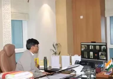 जिलाधिकारी, पटना द्वारा फार्मर रजिस्ट्री कार्य के लिए पटना जिला अंतर्गत सभी 322 पंचायतों में 2 फ़रवरी से 6 फ़रवरी तक आयोजित होने वाले कैम्प की तैयारियों की समीक्षा की गई।