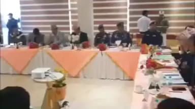 इकौना: इकौना क्षेत्र के होटल तुलिप में भारत-नेपाल की बैठक, सीमावर्ती क्षेत्रों पर कड़ी निगरानी और अवैध तस्करी रोकने पर चर्चा