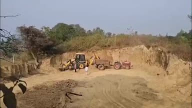 कुंडा: मानिकपुर के पाटीहार भगतन का पुरवा में गंगा तट पर अवैध खनन का वीडियो हुआ वायरल