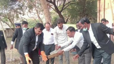 ಮೊಳಕಾಲ್ಮುರು: ಸರ್ವೋದಯ ದಿನದ ಪ್ರಯುಕ್ತವಾಗಿ ಪಟ್ಟಣದಲ್ಲಿ ಸ್ವಚ್ಛತಾ ಕಾರ್ಯಕ್ರಮ