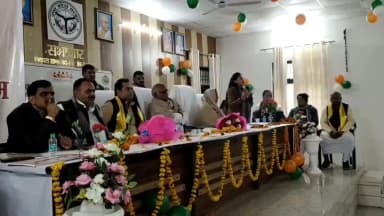 सिरसागंज: मदनपुर ब्लॉक में मुख्यमंत्री आवास योजना के स्वीकृति पत्र बांटे गए, लाभार्थियों के चेहरे खिले