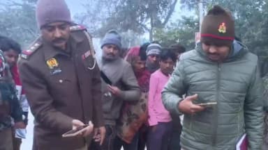 रुदौली: मिर्जापुर गांव के पास मोड़ पर स्थित तालाब में युवक का शव मिला, पास में मिली मोटरसाइकिल, दुर्घटना की आशंका