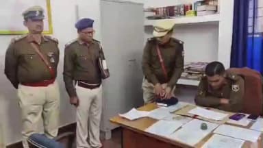 संदेश: एसपी राज ने संदेश थाना में कांडों की गहन समीक्षा की, अनुसंधानकर्ताओं को दिए सख्त निर्देश