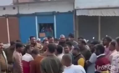 अकबरपुर: बसखारी के मलिकपुर में स्थित प्राचीन शिव मंदिर पर निर्माण कार्य पुलिस ने रुकवाया, भूमि विवाद पर प्रशासन लेगा फैसला