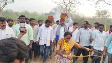 ధర్మపురి: రాజారాంపల్లి సమ్మక్క సారలమ్మ లను దర్శించుకున్న మంత్రి అడ్లూరి ఎత్తు బంగారం సమర్పించిన మంత్రి అడ్లూరి లక్ష్మణ్ కుమార్