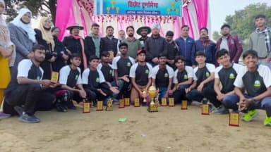 पटियाली: सेंट के.एम. इंटर कॉलेज में स्व. ठा. महिपाल सिंह एवं शांति देवी स्मृति क्रिकेट टूर्नामेंट का फाइनल मुकाबला आयोजित हुआ