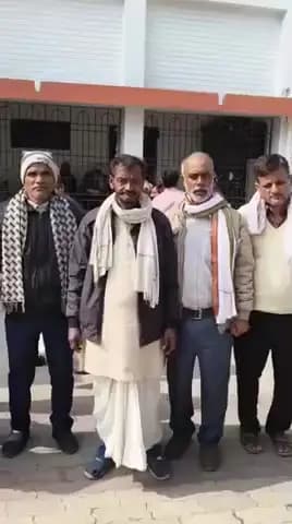 समस्तीपुर: कल्याणपुर में मानदेय भुगतान की मांग को लेकर नल जल अनुरक्षकों ने ज़िला अधिकारी कार्यालय में दिया ज्ञापन