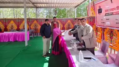 सिणधरी: ग्राम उत्थान शिविर में लाभार्थी को सौंपा गया पक्के मकान की चाबी