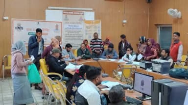 चूरू: ग्राम उत्थान शिविरों में ग्रामीणों को मिली 13 विभागों की सेवाएं
-ग्रामीणों को मिली कृषि, उद्यानिकी, कृषि विपणन, पशुपालन, डेयरी, सहकारिता विभाग की योजनाओं की जानकारी