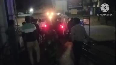 सेंधवा: अनियंत्रित होकर ट्रक कौन सी खाई में गिरा?