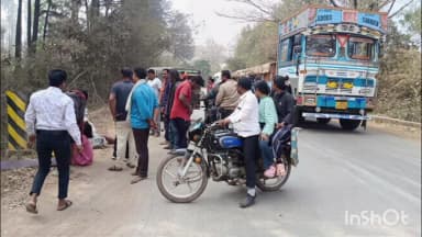 जगदलपुर: शहर से सटे सरगीपाल रेलवे फाटक के पास ऑटो से गिरे 2 सवारी, महिला सहित दोनों घायल