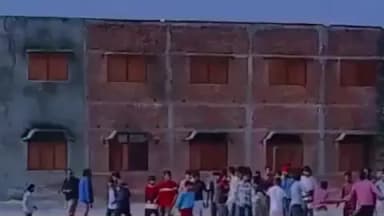 कायमगंज: गांव बबना रोड स्थित पीजी कॉलेज के पास क्रिकेट टूर्नामेंट के फाइनल मैच में खिलाड़ियों के बीच हुई मारपीट, वीडियो वायरल