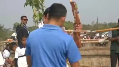 খুমটাই: খুমটাই নৰাগাঁৱত নৰাগাওঁ গ্ৰাম্য ক্ৰীড়া প্ৰকল্প’ৰ শুভ উদ্বোধন মুখ্যমন্ত্ৰী ড০ হিমন্তবিশ্ব শৰ্মাৰ