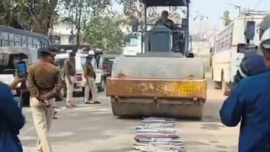 कांके: पुलिस लाइन में मॉडिफाइड साइलेंसर और प्रेशर हॉर्न को रोड रोलर से किया गया नष्ट