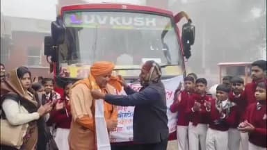 जगदीशपुर: महंत रामजीवन दास जी महाराज ने छात्र-छात्राओं के दल को ऐतिहासिक धरोहर से अवगत होने के लिए सासाराम किया रवाना