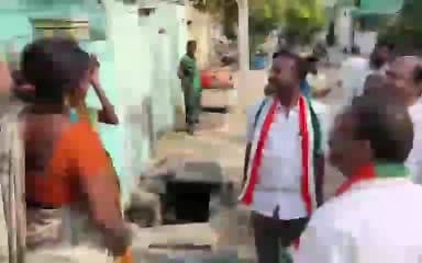 గద్వాల్: గద్వాల్ జిల్లా కేంద్రంలో వివిధ కాలనిలో పర్యటించిన ఎమ్మెల్యే బండ్ల కృష్ణ మోహన్ రెడ్డి