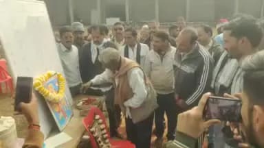 बमोरी: बमोरी में शूटिंग बॉल वॉलीबॉल प्रतियोगिता का भव्य शुभारंभ, मध्य प्रदेश समेत अन्य राज्यों की टीमें लेंगी भाग