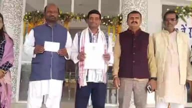 गढ़वा: नगर निकाय चुनाव: गढ़वा नगर परिषद अध्यक्ष पद को लेकर सरगर्मी तेज, तीसरे दिन भी नहीं हुआ नामांकन