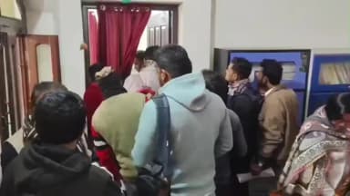 बेतिया: बेतिया में जॉब कैम्प का शानदार आयोजन, चयनित उम्मीदवारों को ₹14,500 मानदेय और ₹3,000 रूम रेंट