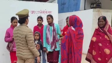 नौतनवा: नौतनवा में मिशन शक्ति टीम ने महिलाओं और बालिकाओं के सशक्तिकरण के लिए किया जागरूक