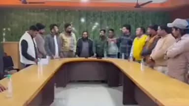 दिघलबैंक: सभागार भवन दिघलबैंक में मुखियाओं की बैठक, आगामी खेल पर हुई विस्तृत चर्चा