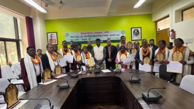 नामकुम: समाहरणालय में उपायुक्त की अध्यक्षता में पेंशन दरबार-सह-सेवा निवृत्ति विदाई समारोह आयोजित