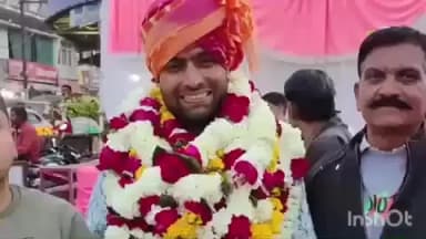 बारां: सभी संगठनों ने 26 घंटे दौड़कर एशिया बुक ऑफ रिकॉर्ड में नाम दर्ज कराने वाले धावक मोहित सिंह का प्रताप चौक पर किया स्वागत