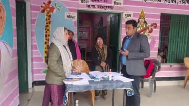 कासगंज: एडीएम ने SIR के तहत चल रहे कार्यों का बूथों पर पहुंचकर किया निरीक्षण, जारी किए दिशा निर्देश