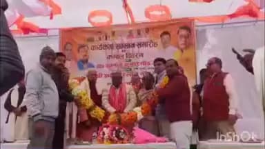 नानपारा: जैतापुर में कंबल वितरण कार्यक्रम का आयोजन, समाजसेवी ने सैकड़ों लोगों को बांटे कंबल