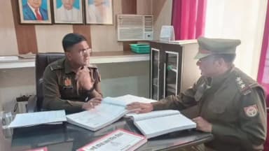 सगड़ी: महराजगंज थाना के एसपी ग्रामीण चिराग जैन ने किया औचक निरीक्षण, दिए आवश्यक दिशा-निर्देश, मच गया हड़कंप