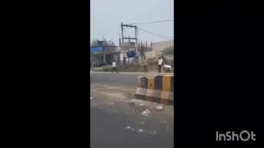 मनावर: मनावर-खलघाट हाईवे पर ट्रेलर डिवाइडर से टकराया, टला बड़ा हादसा