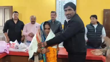 नौतनवा: न. पा. परिषद नौतनवा की कर्मचारी राजू बाला सेवानिवृत्त, अध्यक्ष और कर्मियों ने दी भावभीनी विदाई