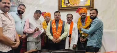 हाटपिपल्या: हाटपिपल्या में श्री राष्ट्रीय राजपूत करणी सेना के तहसील प्रभारियों का टीम टाइगर्स ने किया स्वागत