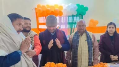 तिलहर: खुदागंज नगर पंचायत में विदाई समारोह का आयोजन, वरिष्ठ लिपिक के सेवानिवृत्त होने पर दी गई विदाई