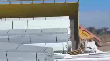 मलसीसर: मंडावा में फतेहपुर बाईपास पर लोहे के एंगल से भरा ट्रोला पलटा, बड़ा हादसा टल गया