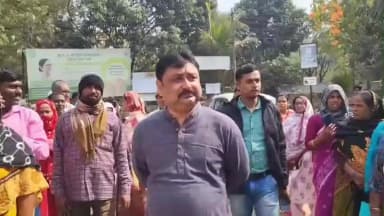 মেমারি ১: মেমারি বিডিও প্রাঙ্গনে এসআইআর ক্যাম্পে তৃণমূল ব্লক সভাপতি