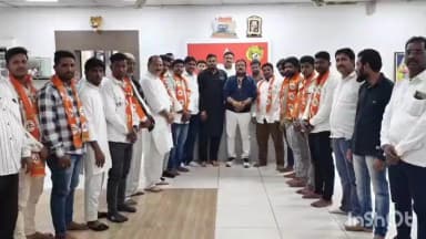 बुलढाणा: मोताळा येथील काँग्रेसच्या असंख्य पदाधिकाऱ्यांचा शिवसेनेत जाहीर पक्षप्रवेश