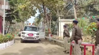 धरहरा: शहीद दरोगा भावेश कुमार की दसवीं पुण्यतिथि पर श्रद्धांजलि, एसपी ने किया नमन