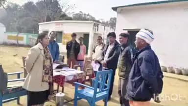 नानपारा: नानपारा विधानसभा में आयोजित मेगा कैंप, एसडीएम ने बूथों का किया निरीक्षण