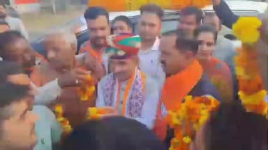 झुंझुनू: झुंझुनूं दौरे पर आए भाजपा प्रदेश अध्यक्ष मदन राठौड़ और शिक्षा मंत्री मदन दिलावर का जगह-जगह जोरदार स्वागत किया गया