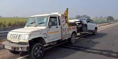 बागपत: कोहरे के कारण दिल्ली-देहरादून हाइवे पर दो कारों की आमने-सामने भिड़ंत, हादसे में तीन युवक हुए घायल