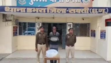 डभरा पुलिस ने 10 लीटर कच्ची महुआ शराब के साथ एक आरोपी को किया गिरफ्तार