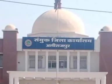 अलीराजपुर: अलीराजपुर जिले में संकल्प से समाधान अभियान के तहत स्वास्थ्य शिविर आयोजित, चिकित्सा अधिकारी ने लाभ लेने की अपील की